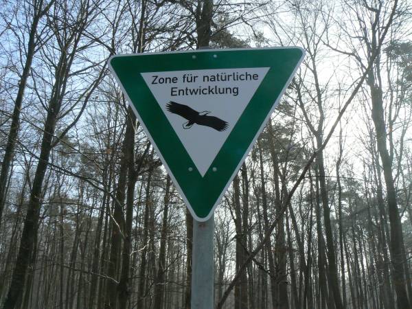 Schild "Zone für natürliche Entwicklung"