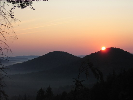Sonnenuntergang im Wasgau; Bild: Forstamt