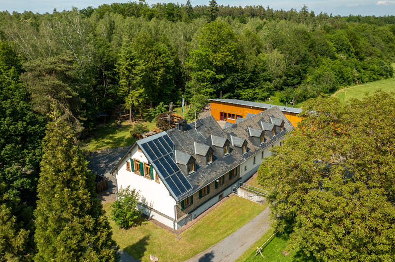 Waldjugendheim Kolbenstein Das Bild zeigt das Waldjugendheim Kolbenstein aus der Vogelperspektive.