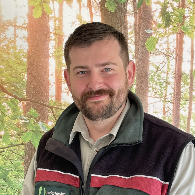 Auf dem Bild sehen Sie Martin Dreist, Forstamtsleiter des Forstamtes Ahrweiler