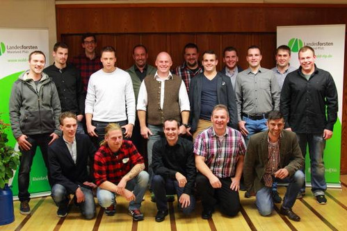 Das Bild zeigt Teilnehmer des Forstwirtschaftsmeisterlehrgangs 2018