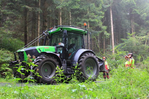 Das Bild zeigt einen Deutz-Forstschlepper.