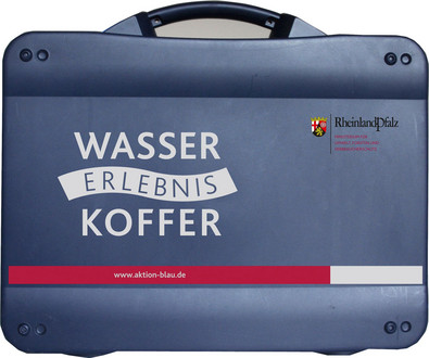 Das Bild zeigt den Wasser-Erlebnis-Koffer