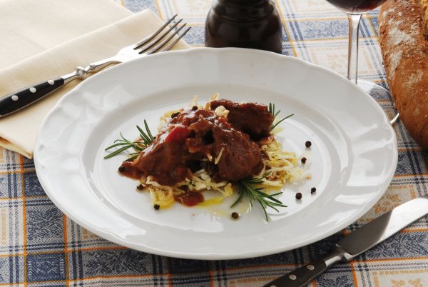 Cinghiale al sugo - Secondi di selvaggina Das Bild zeigt: Wildgericht
