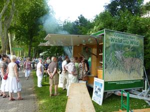 Das Bild zeigt: Wald-Wild-Mobil